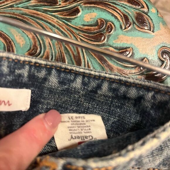 BKE Jean shorts. Worn apx twice - Picture 5 of 5